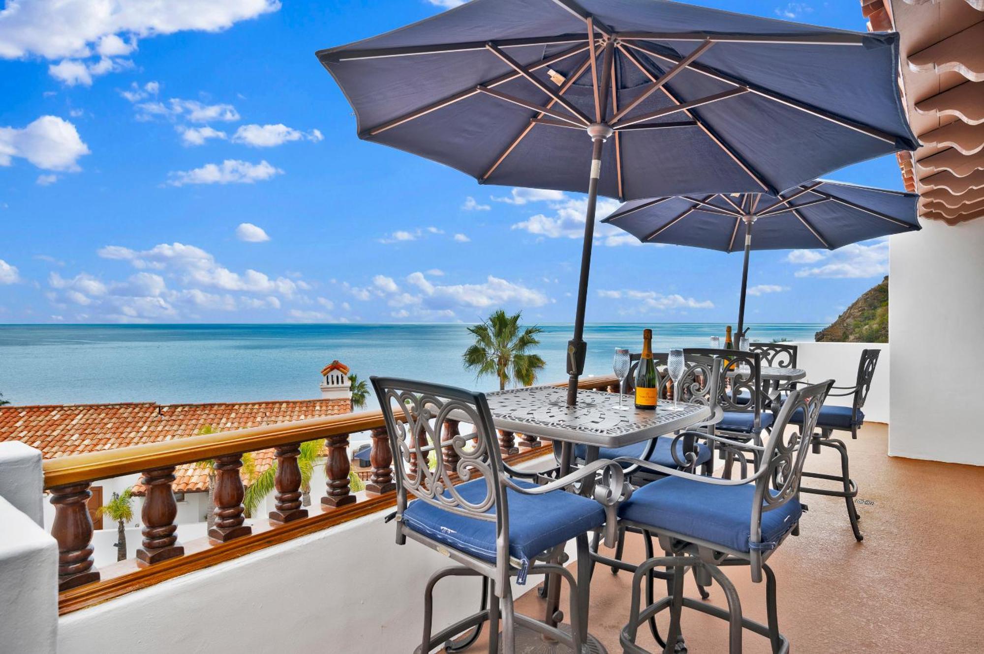 Gorgeous Oceanfront Villa With Panoramic Views Авалон Екстер'єр фото
